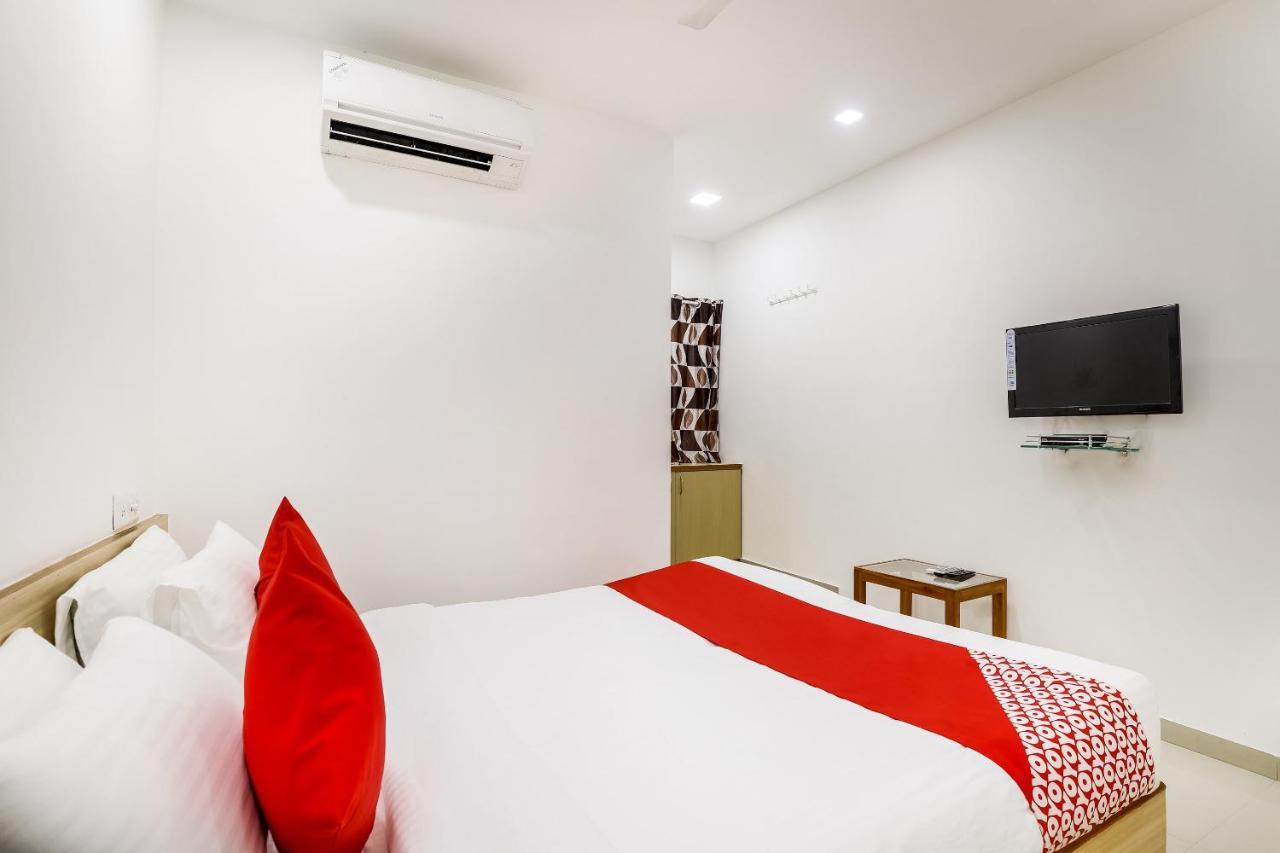 Oyo Hotel D Veeray Ahmadábád Kültér fotó