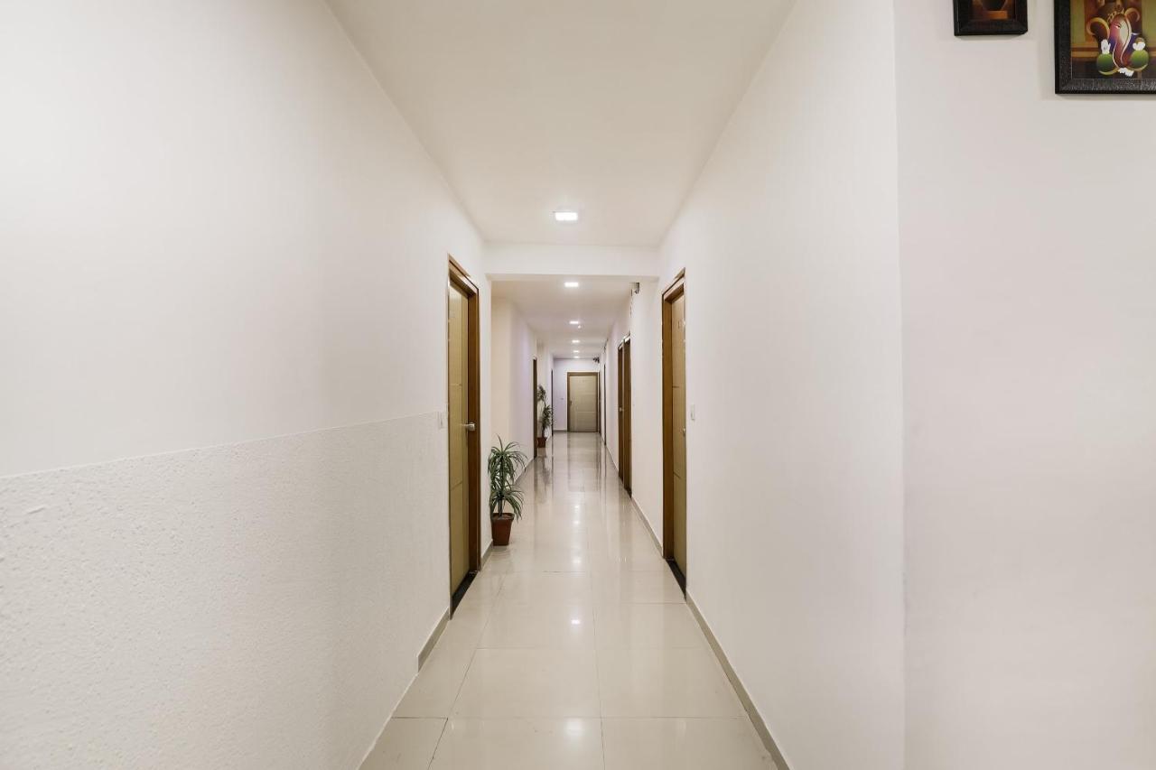 Oyo Hotel D Veeray Ahmadábád Kültér fotó