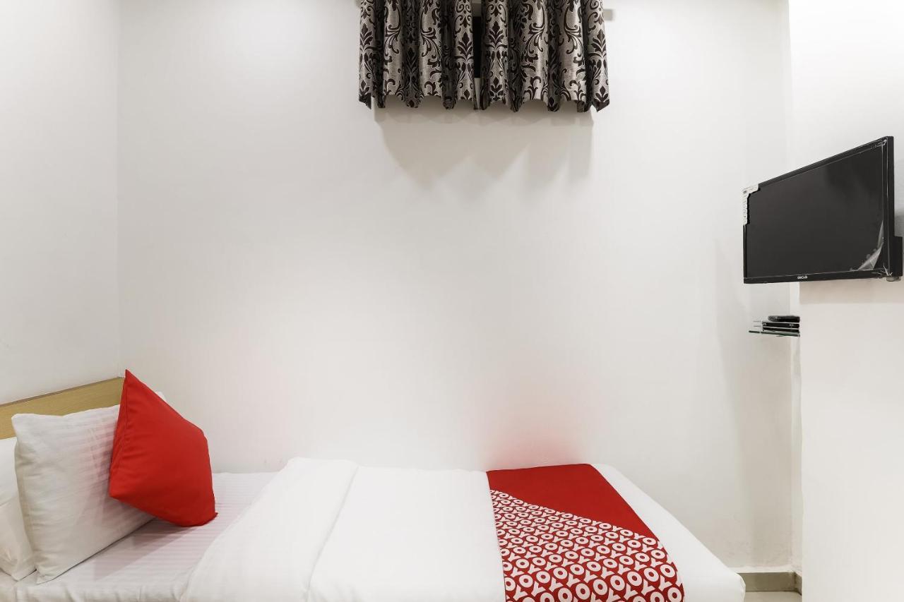Oyo Hotel D Veeray Ahmadábád Kültér fotó