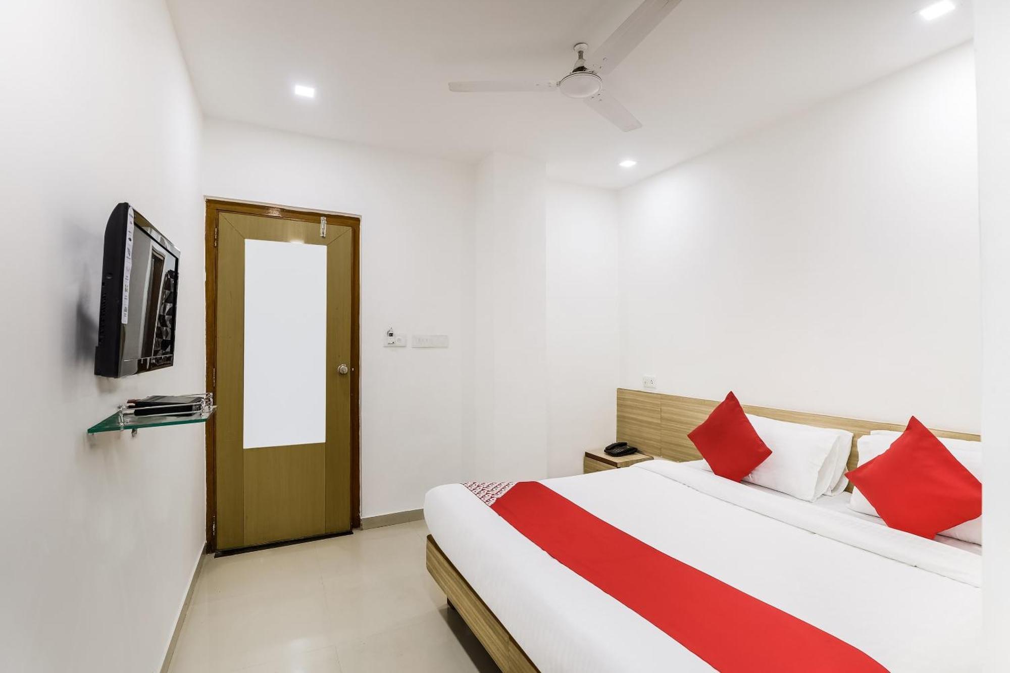 Oyo Hotel D Veeray Ahmadábád Kültér fotó