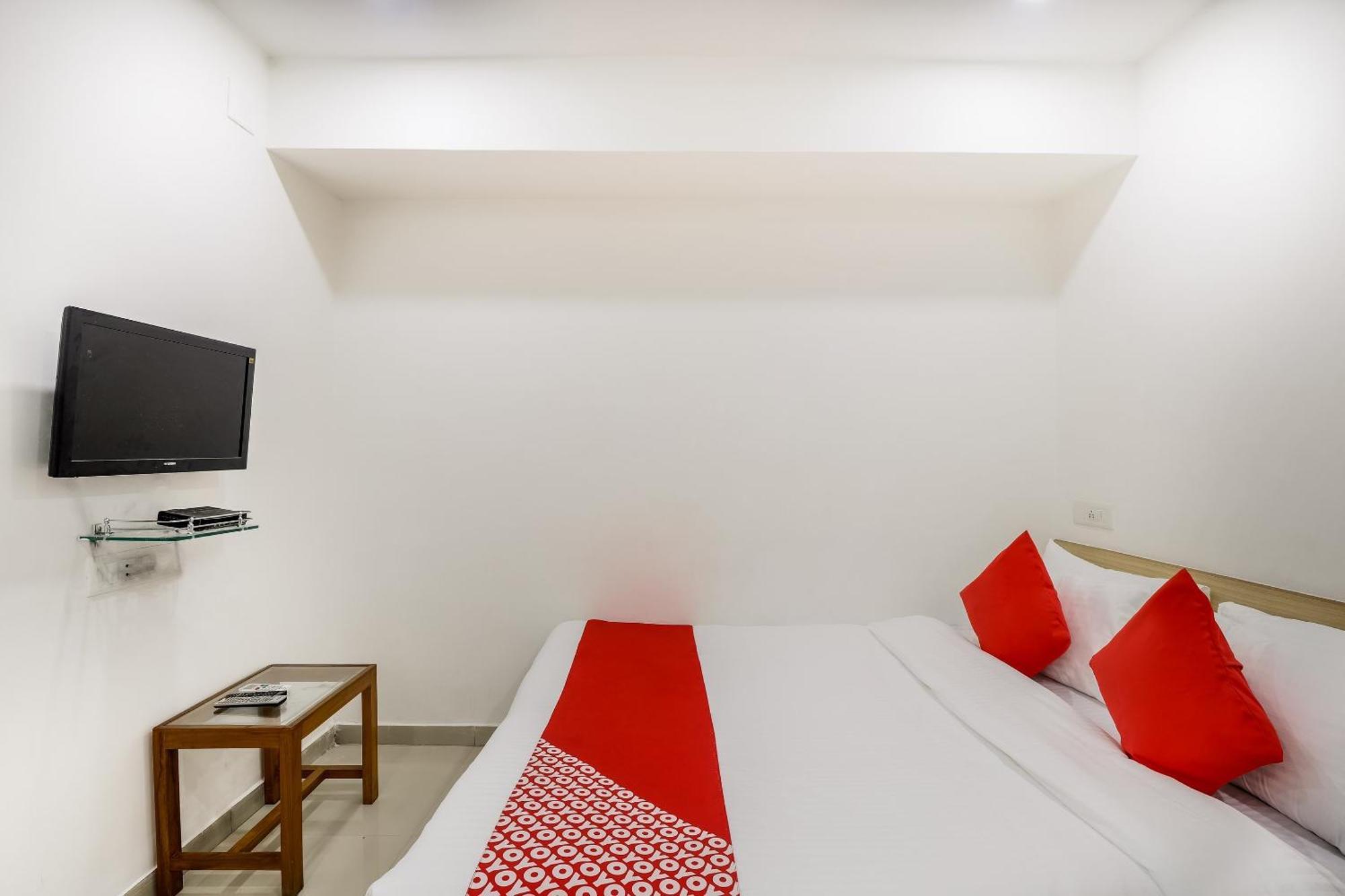 Oyo Hotel D Veeray Ahmadábád Kültér fotó