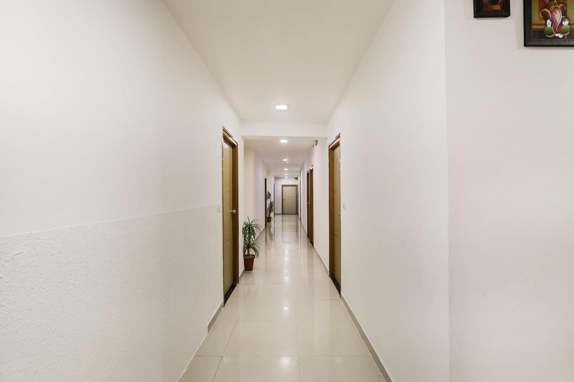 Oyo Hotel D Veeray Ahmadábád Kültér fotó