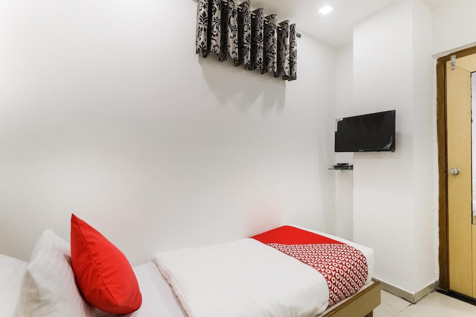 Oyo Hotel D Veeray Ahmadábád Kültér fotó