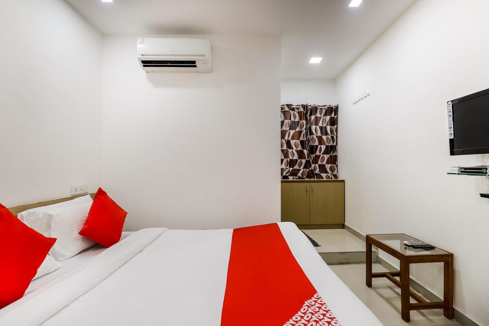 Oyo Hotel D Veeray Ahmadábád Kültér fotó